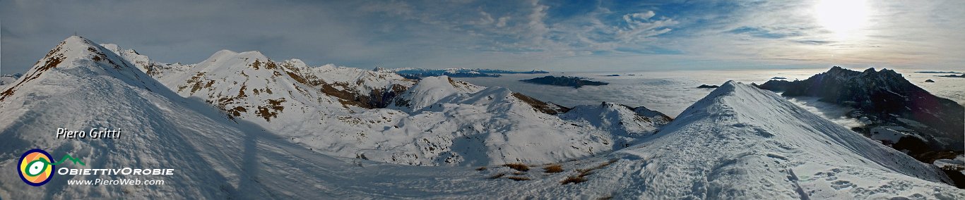55 La cresta del Grem con vista in Val Seriana.jpg